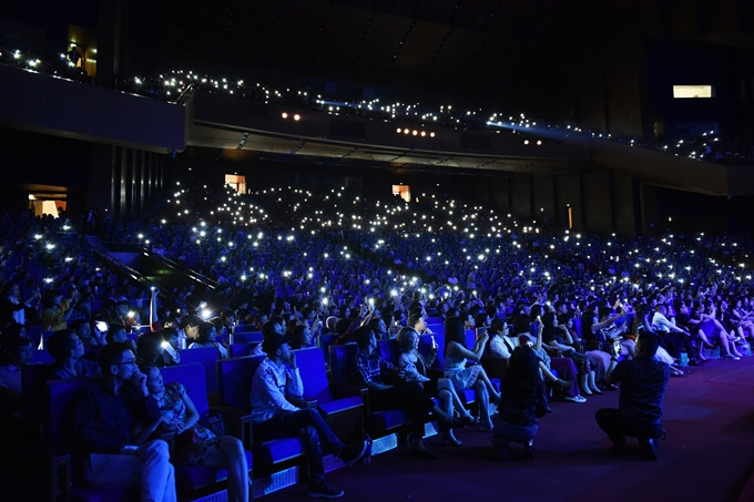 Vừa tháo sụn mũi, Lệ Quyên vẫn cháy hết 30 ca khúc trong liveshow riêng