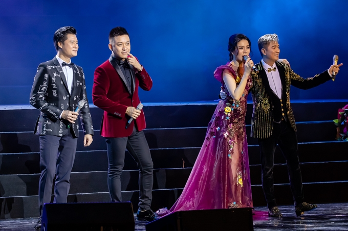 Vừa tháo sụn mũi, Lệ Quyên vẫn cháy hết 30 ca khúc trong liveshow riêng