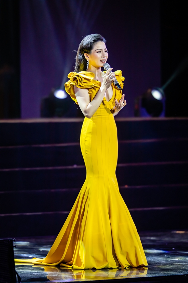 Vừa tháo sụn mũi, Lệ Quyên vẫn cháy hết 30 ca khúc trong liveshow riêng