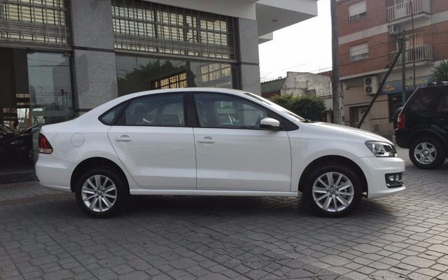 VW Polo thanh lý từ 549 triệu đồng - Xe Đức cạnh tranh Toyota Vios và Honda City