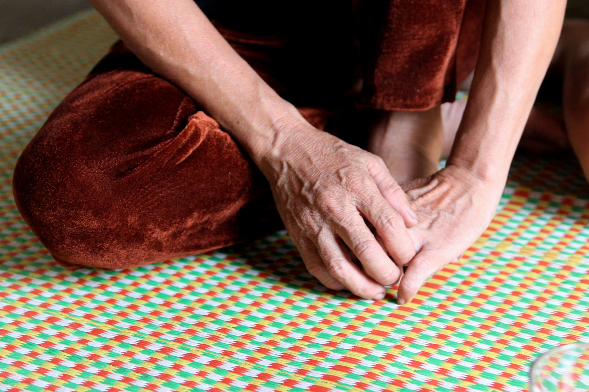 Vụ bố đẻ thừa nhận xâm hại con gái đến mang thai: Cuộc đời bất hạnh khi lấy phải người chồng nát rượu và nỗi đau đớn, tự trách của người vợ