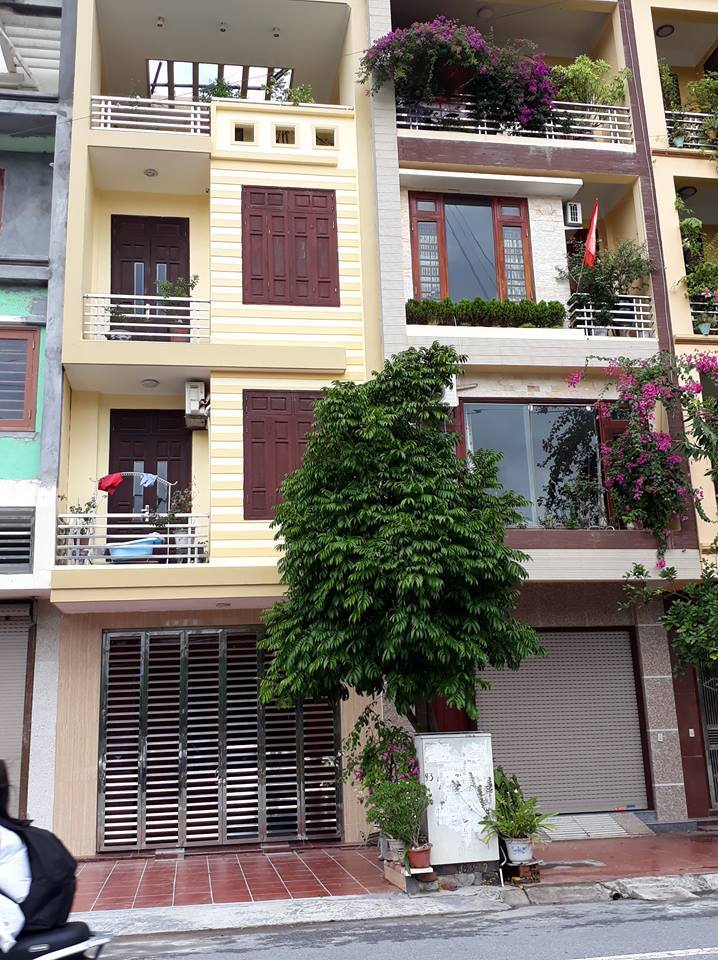 Nhà chủ tịch phường đẹp đẽ 4 tầng, vợ vẫn được vay vốn thoát nghèo