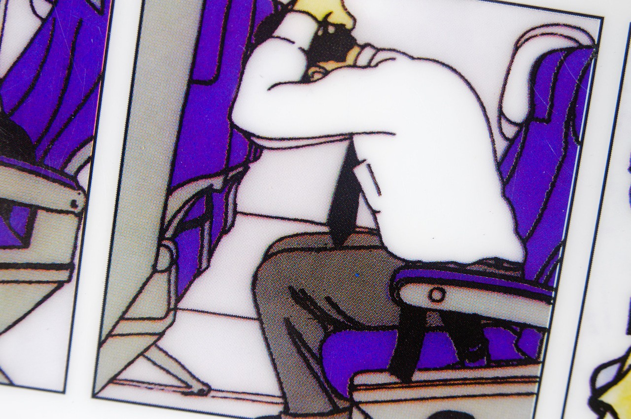 Đây là tư thế sẽ giúp bạn tăng khả năng sống sót khi máy bay hạ cánh khẩn cấp