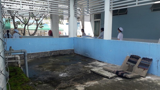 Nữ y sĩ dự phòng nhảy từ lầu 2 bệnh viện xuống đất nguy kịch