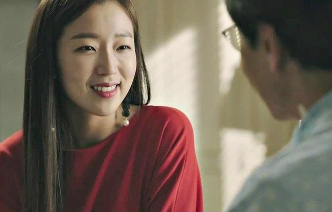 Ngày sinh nhật chồng, sau khi ăn uống no say, anh và cô bạn thân khiến tôi sốc óc vì chơi cái trò quái đản