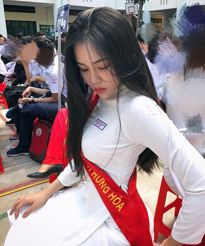 Cô bạn với số đo 91-64-96 nổi bật của THPT Bình Hưng Hoà: Mình mặc gì cũng dễ thành sexy với người khác