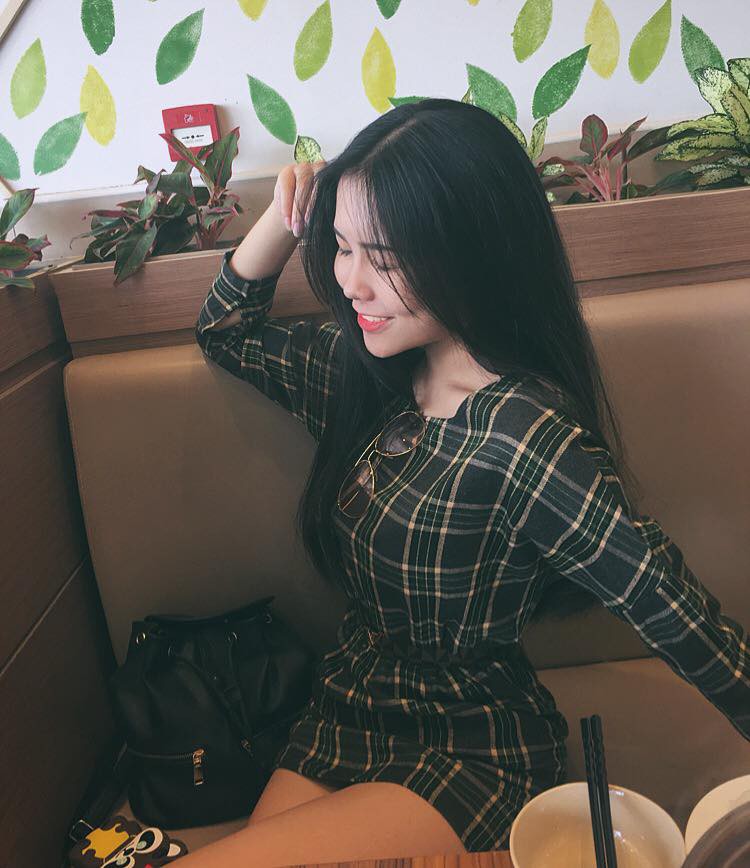 Cô bạn với số đo 91-64-96 nổi bật của THPT Bình Hưng Hoà: Mình mặc gì cũng dễ thành sexy với người khác