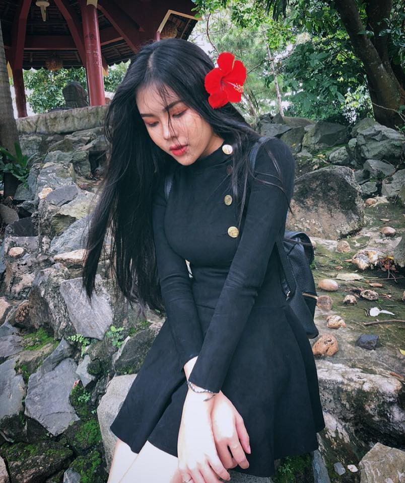 Cô bạn với số đo 91-64-96 nổi bật của THPT Bình Hưng Hoà: Mình mặc gì cũng dễ thành sexy với người khác