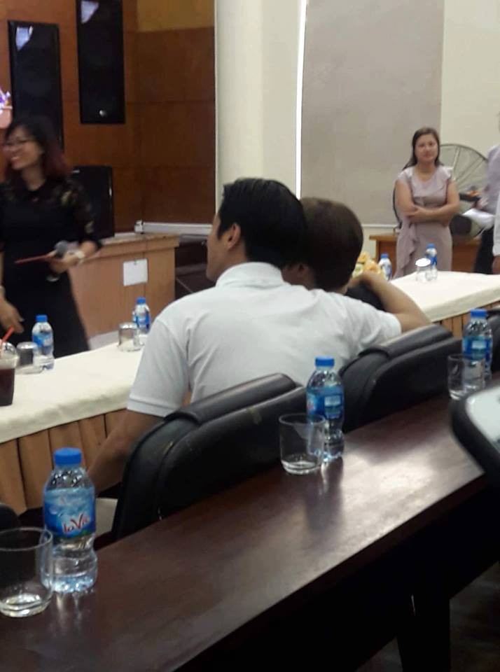 Sáng vừa thả thính sẽ đến Việt Nam, Siwon hiện đã có mặt tại trường đại học ở Hà Nội cùng thành viên NCT