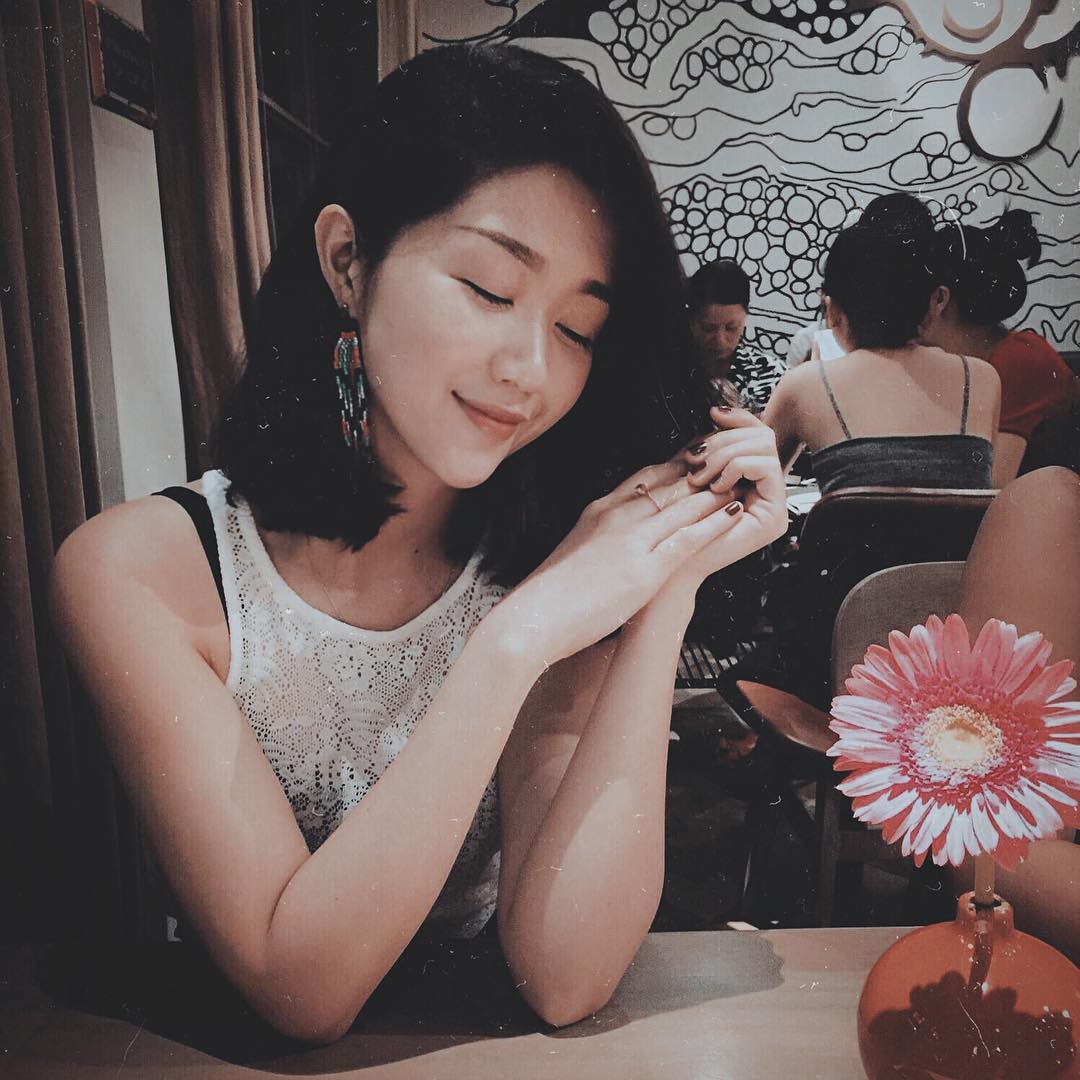 Đã đẹp lại còn giỏi, cựu sinh viên Bách Khoa trở thành tiếp viên hàng không với cuộc sống như mơ