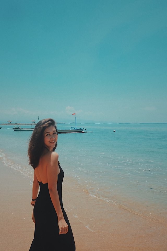 Đã đẹp lại còn giỏi, cựu sinh viên Bách Khoa trở thành tiếp viên hàng không với cuộc sống như mơ