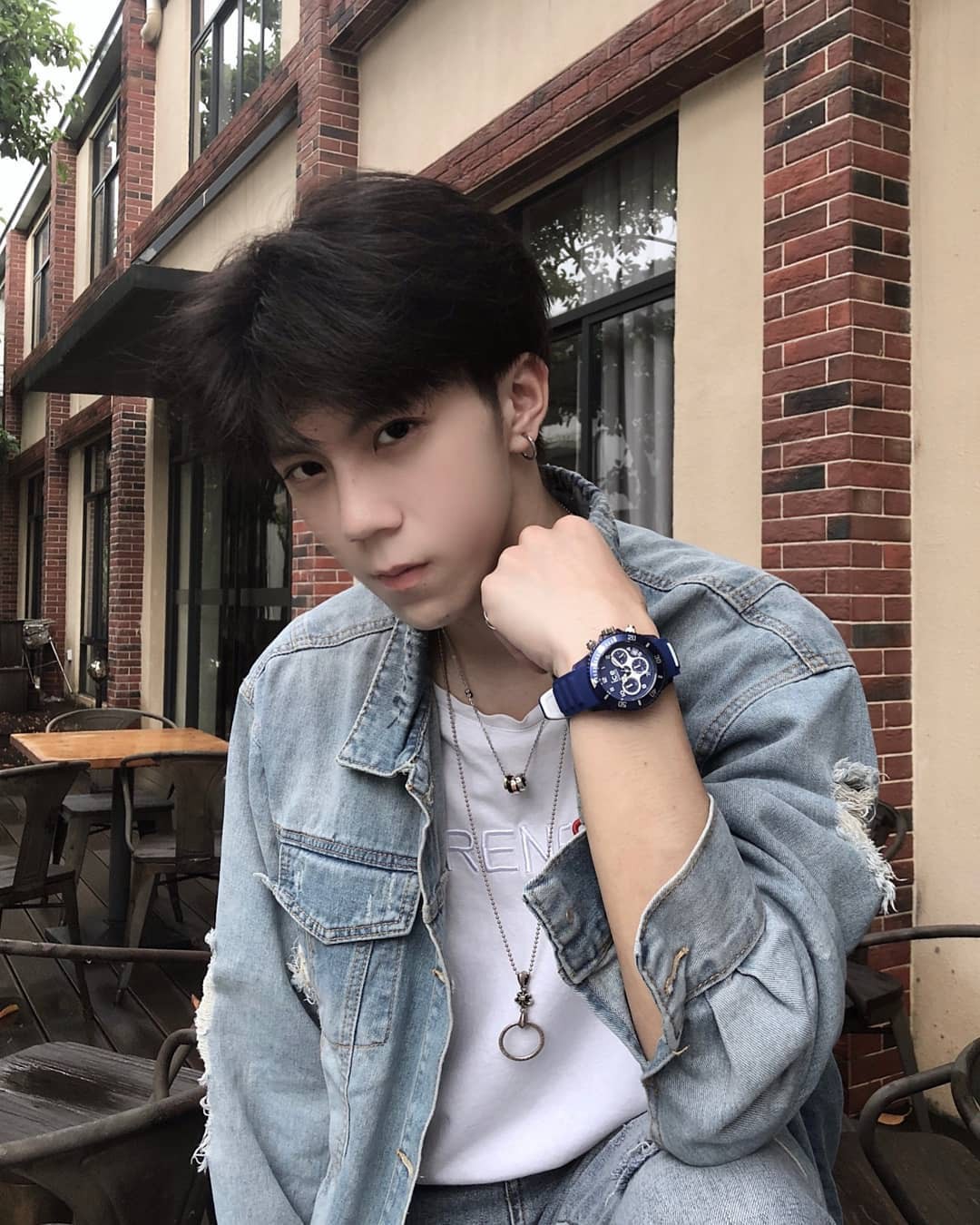 Nam sinh lớp 10, đã cao 1m81 lại còn lai Việt - Trung: Hot nhờ nhan sắc được ví với nam thần!