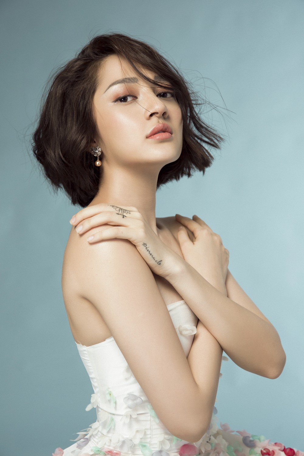 Sau khi nhờ luật sư vào cuộc, Bảo Anh lần đầu lên tiếng về tin đồn là người thứ ba