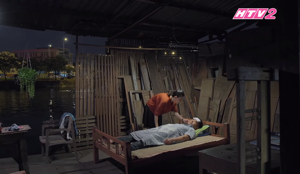 Gạo nếp gạo tẻ tập 76: Chặn đầu xe vì ghen tuông, Công vừa bị Hương cho ăn tát vừa xơi đấm của Tường