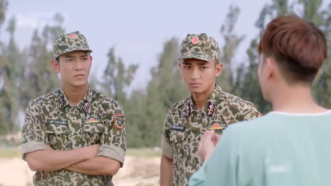 Hậu Duệ Mặt Trời tập 28: Gieo gió gặt bão, Duy Kiên hôn hụt Hoài Phương vì đi phá đám Bảo Huy và Minh Ngọc