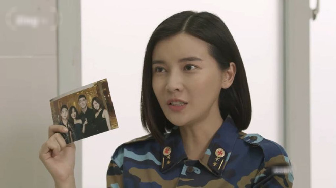 Hậu Duệ Mặt Trời tập 28: Gieo gió gặt bão, Duy Kiên hôn hụt Hoài Phương vì đi phá đám Bảo Huy và Minh Ngọc