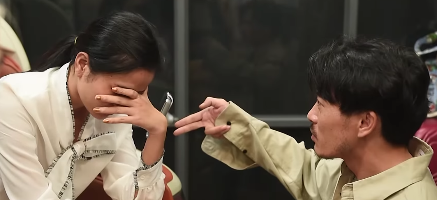 The Face Vietnam 2018: Trương Thanh Long dọn vali chuyển đi, HBella khóc cạn nước mắt vì oan ức