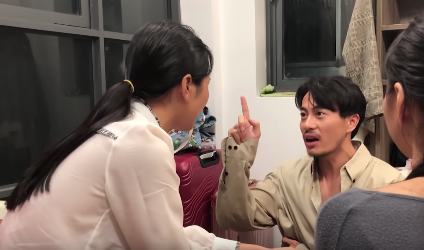 The Face Vietnam 2018: Trương Thanh Long dọn vali chuyển đi, HBella khóc cạn nước mắt vì oan ức