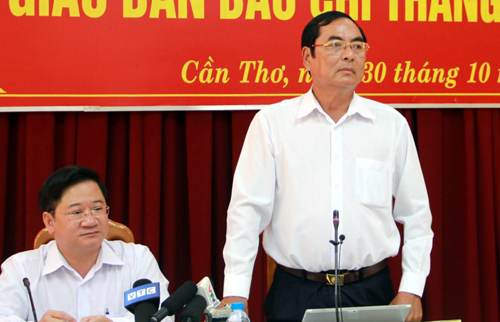 Vụ đổi 100 USD: Công an Cần Thơ kiểm tra lại quá trình xử lý tiệm vàng