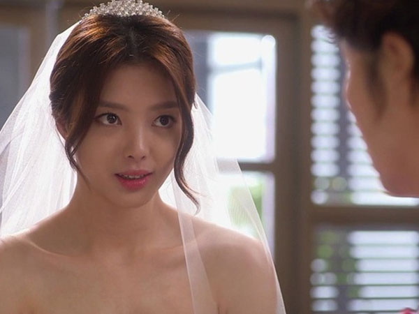 Đêm tân hôn kinh hồn bạt vía sau khi nghe tiếng hét của chồng