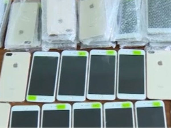 Mua 50 chiếc iPhone 8 plus ở chợ Đồng Xuân về bán kiếm lời