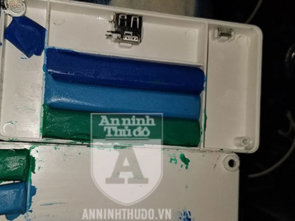 Cú lừa đắng online: Mua thiết bị thông minh, nhận về… cục đất sét