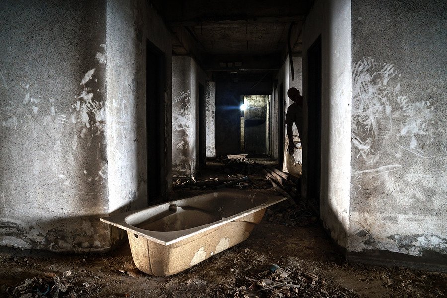 Câu chuyện đằng sau những ngôi nhà ma ám rùng rợn châu Á