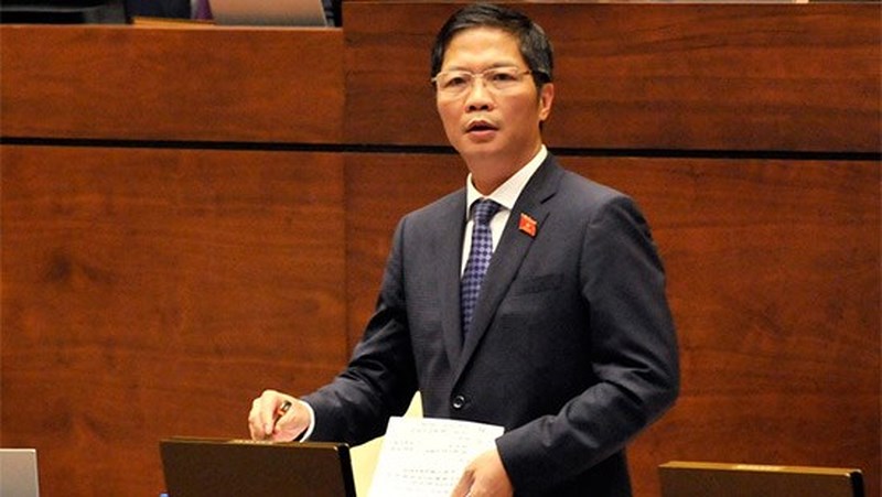 Bộ trưởng Trần Tuấn Anh bối rối khi ĐBQH truy chuyện thuế 0%, giá xe vẫn tăng