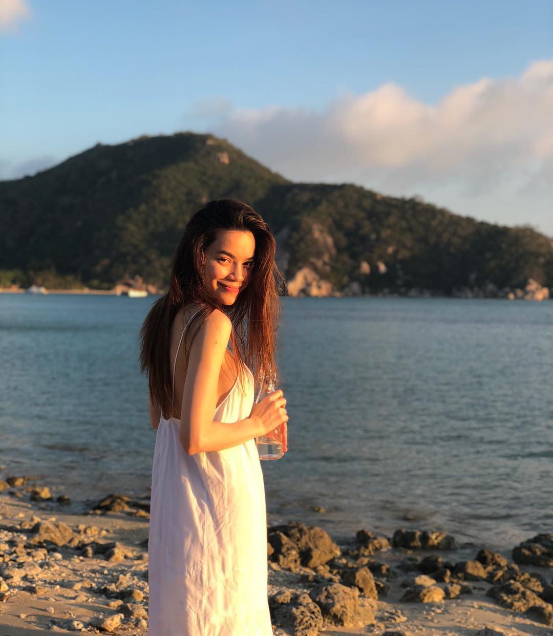 Đừng nghĩ cứ gầy là đẹp, 5 người đẹp Vbiz này chính xác là kiểu đẹp đâu chẳng thấy chỉ thấy... tong teo