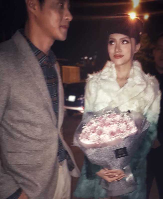 Rò rỉ hình ảnh Hoa hậu Hương Giang idol được bạn trai soái ca người Thái Lan quỳ gối cầu hôn?