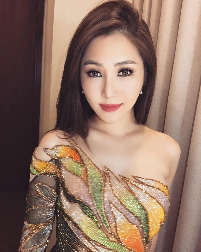 Hương Tràm liên tục mất ngủ, stress đến mức tự bóc tay rỉ máu khiến người hâm mộ lo lắng