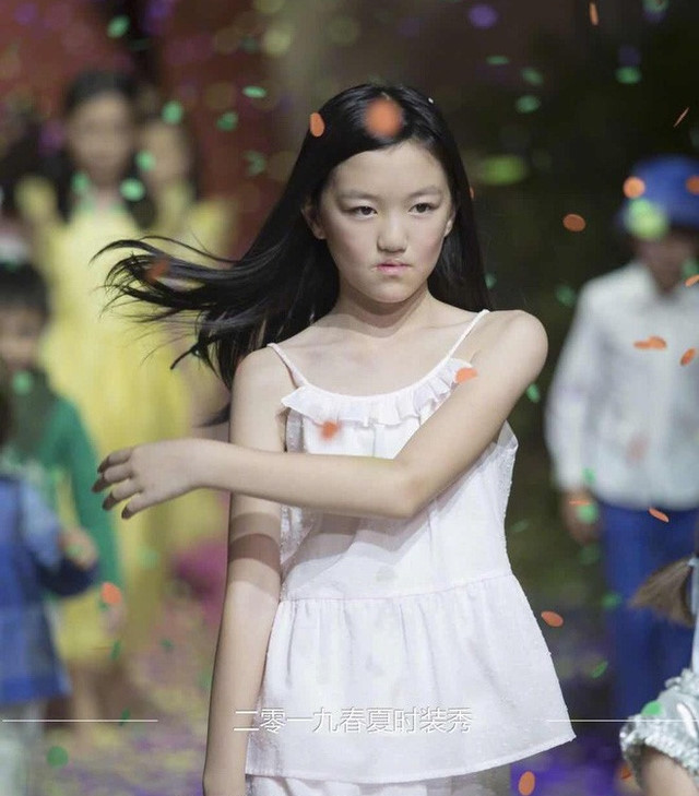 Lý Á Bằng bị chê cười khi tuyên bố từ thiện 70% tài sản