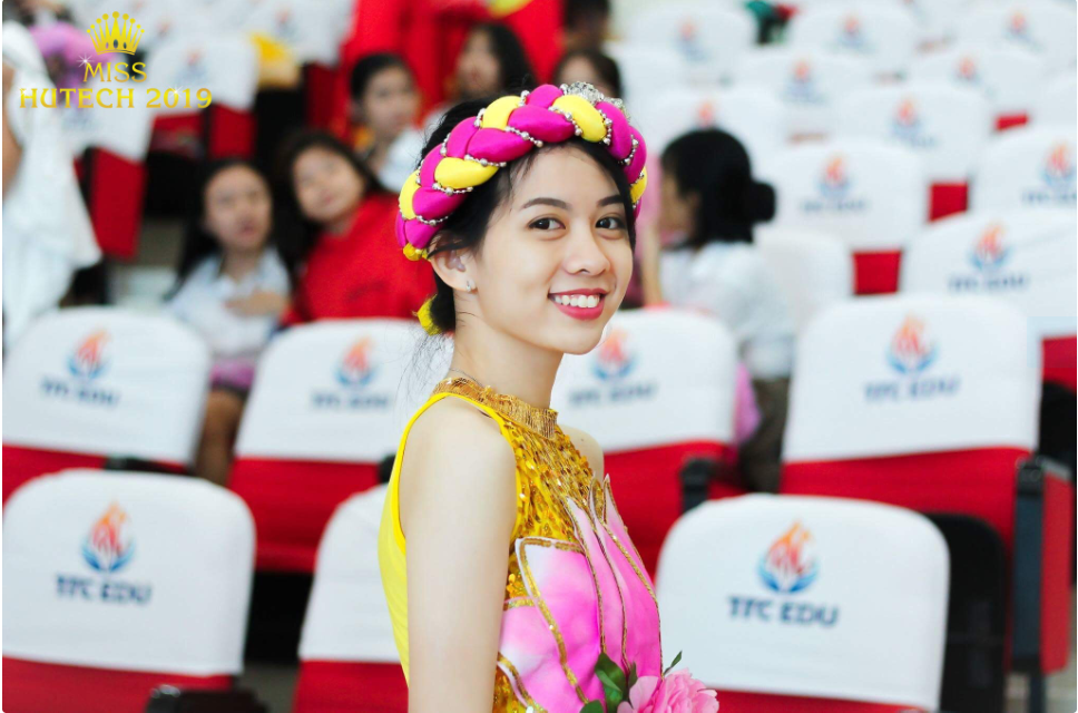 Ngắm dàn nữ sinh 2000 trường em trai Sơn Tùng dự thi Hoa khôi ai cũng thốt lên: Thế hệ 10x giờ đã lớn vậy ư