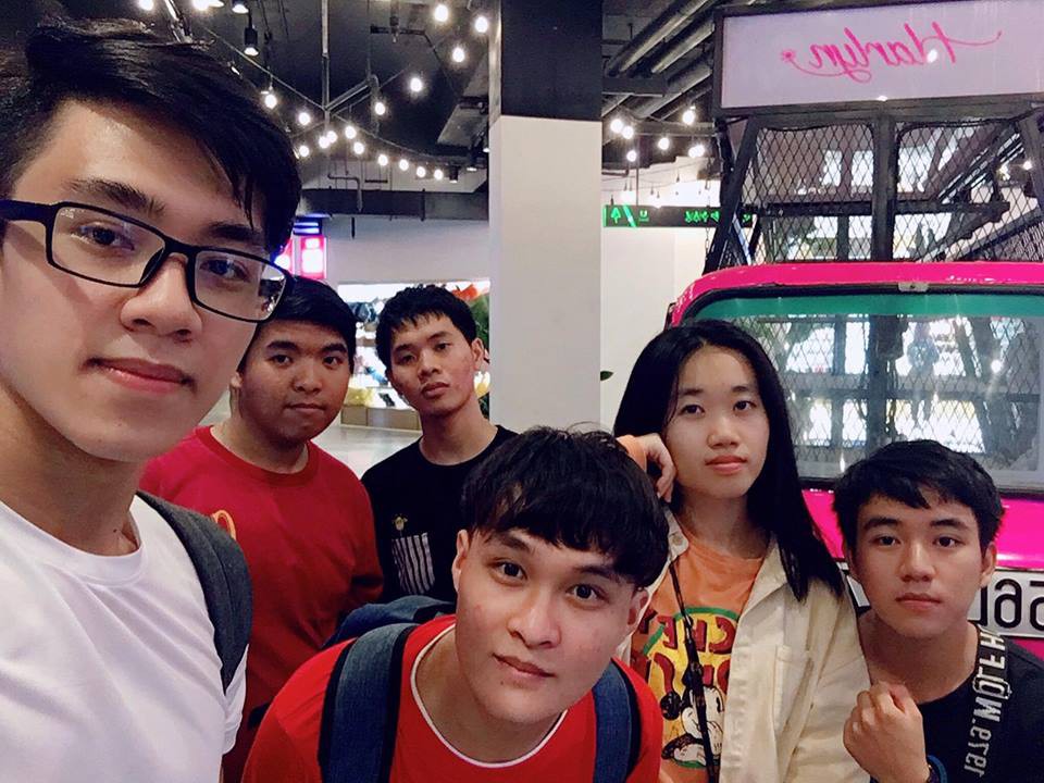 Cười tươi khi đi hiến máu, nam sinh đẹp trai lộ tên thật đặc biệt khi được hỏi xin info