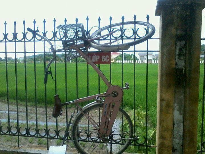 Trò đùa mới của học sinh bị lên án dữ dội: Giấu xe đạp của bạn học ở những nơi tìm cả ngày cũng không ra