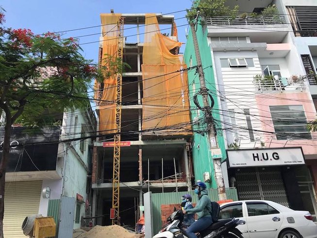 Rơi tời ở công trình 6 tầng, 2 công nhân tử vong