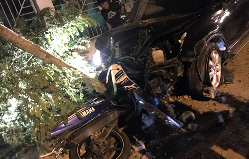 Phó công an thị xã Đồng Xoài lái ôtô gây tai nạn liên hoàn