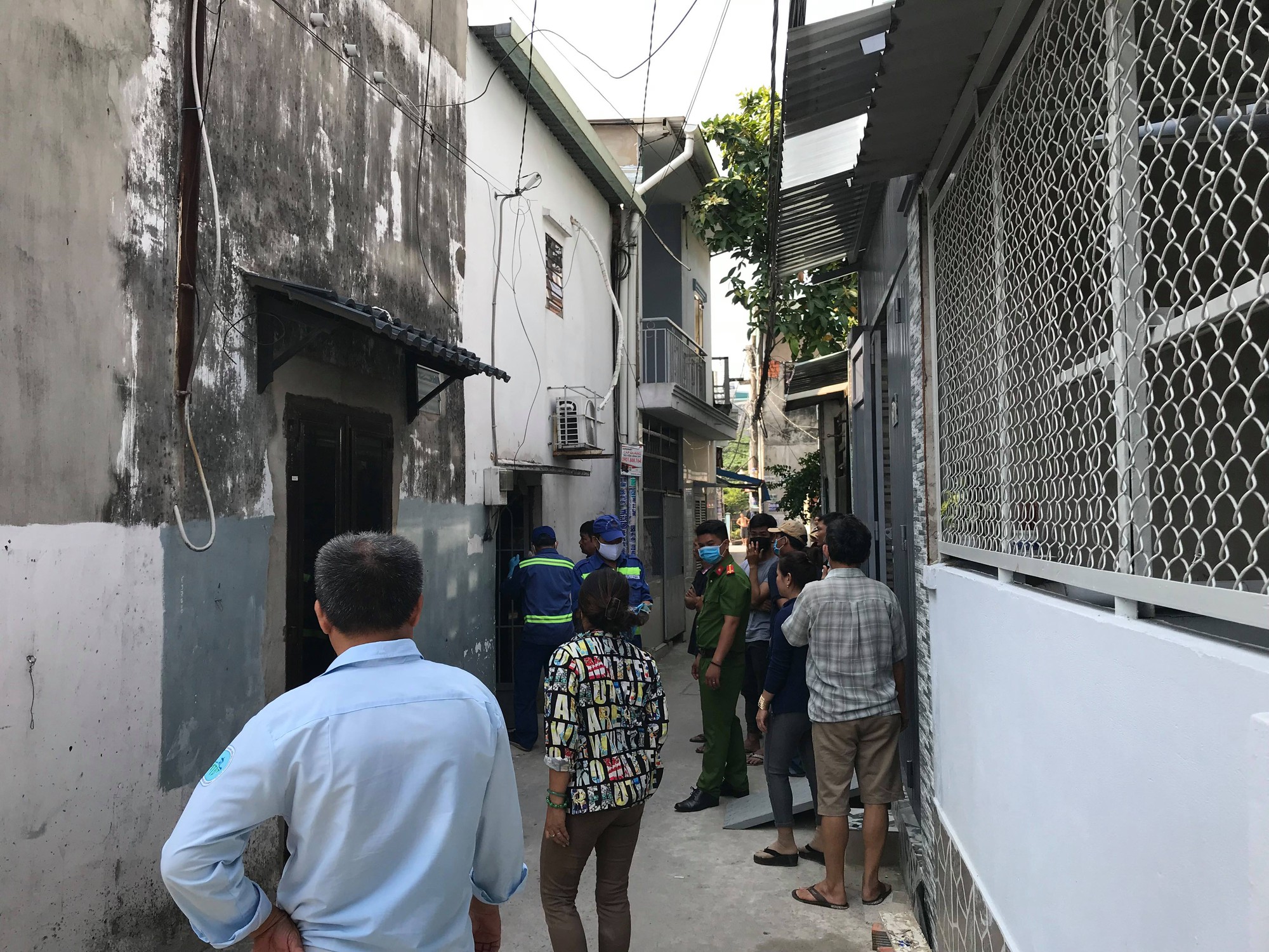 TP.HCM: Người cậu ngã quỵ khi phát hiện cháu ruột treo cổ tử vong trong căn nhà khép hờ