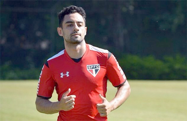 Cầu thủ Brazil bị chặt đầu, xác vứt ở bụi rậm