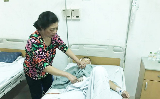 Mẹ của tài xế taxi bị người ngồi trong xe Mazda bắn: Nó cố tình giết con tôi