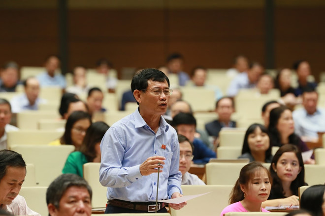 Quy định đuổi học sinh viên bán dâm do cán bộ ý thức kém đưa lên