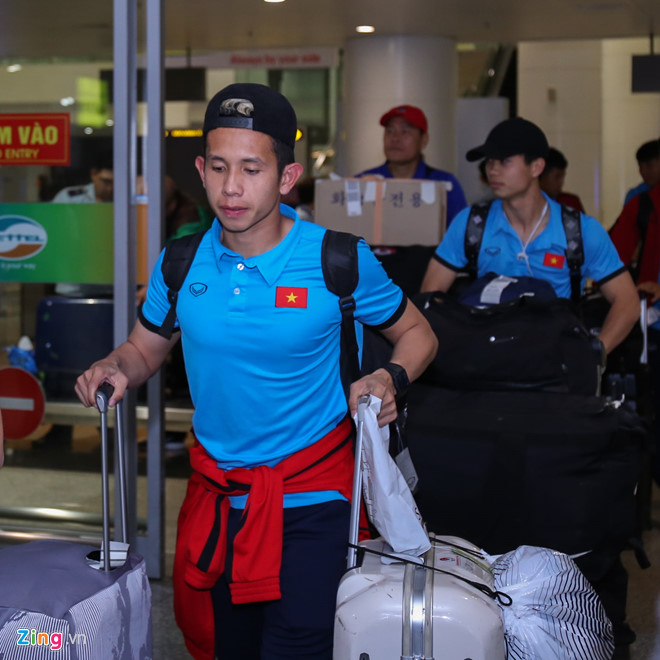 Công Phượng cười tươi trong ngày trở về sau chuyến tập huấn