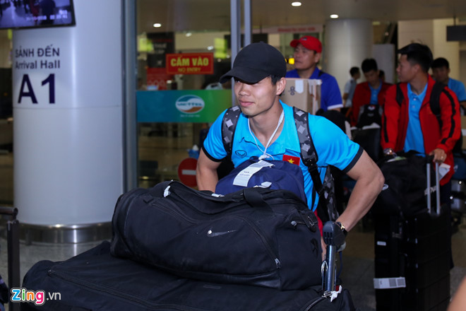 Công Phượng cười tươi trong ngày trở về sau chuyến tập huấn