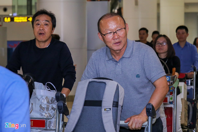 Công Phượng cười tươi trong ngày trở về sau chuyến tập huấn