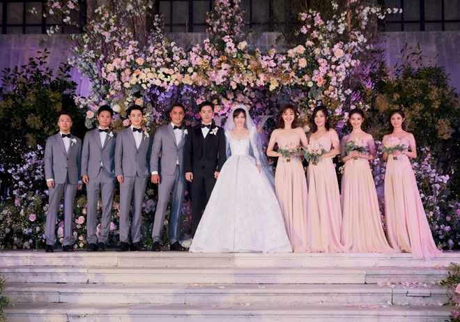 Đường Yên - La Tấn công khai ảnh cưới đẹp như cổ tích