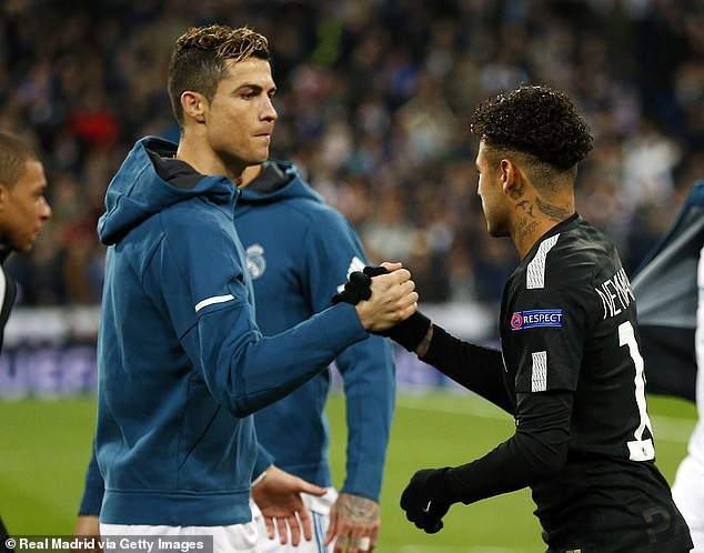 Neymar gọi Messi là thần tượng, nói Ronaldo như quái vật Neymar gọi Messi là thần tượng, nói Ronaldo như quái vật
