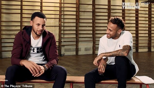 Neymar gọi Messi là thần tượng, nói Ronaldo như quái vật Neymar gọi Messi là thần tượng, nói Ronaldo như quái vật