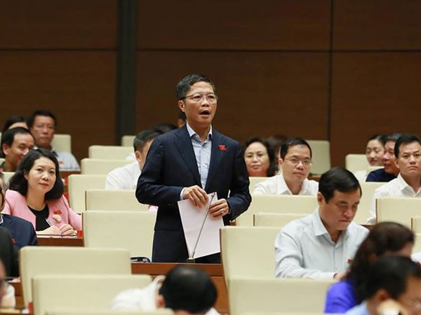 Nhiều cá nhân bị tạm giam để điều tra liên quan 12 dự án thua lỗ