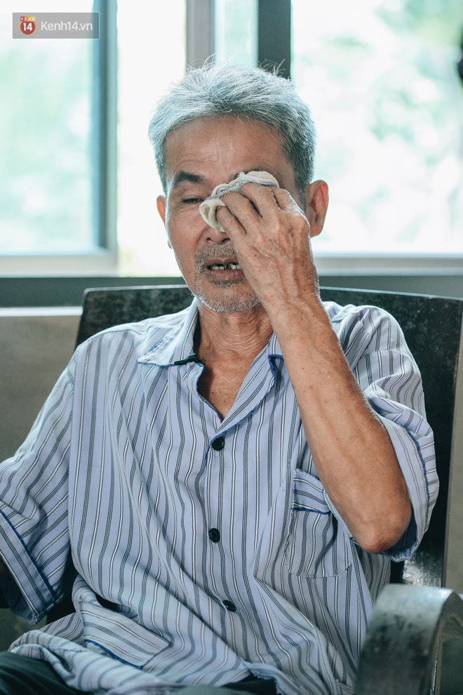 Cuộc sống của 2 đứa trẻ mất bố mẹ sau vụ cháy lớn ở Đê La Thành: Con chỉ biết pha sữa chứ không dám bế em, sợ em ngã