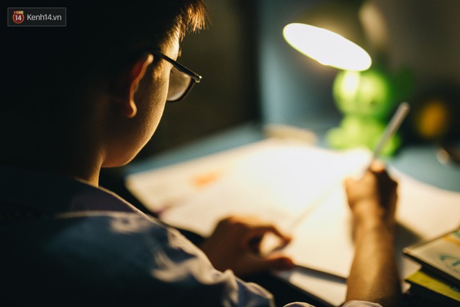 Cuộc sống của 2 đứa trẻ mất bố mẹ sau vụ cháy lớn ở Đê La Thành: Con chỉ biết pha sữa chứ không dám bế em, sợ em ngã